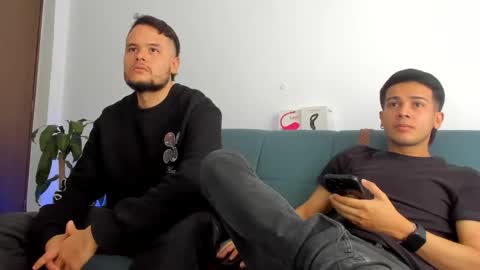 Snapshot of straight_boys_hornys chatting on 11-29-25, 08:23 straight_boys_hornys online show from 11-29-25, 08:23