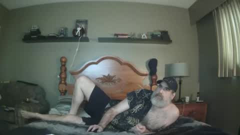 Snapshot of straightbear4you chatting on 02-20-25, 11:54 Straightbear4you online show from 02-20-25, 11:54