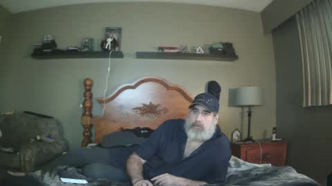 Snapshot of straightbear4you chatting on 02-22-25, 10:20 Straightbear4you online show from 02-22-25, 10:20