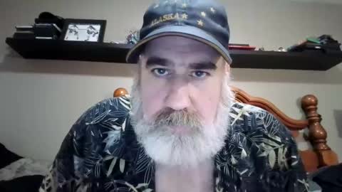Snapshot of straightbear4you chatting on 09-25-25, 10:13 Straightbear4you online show from 09-25-25, 10:13