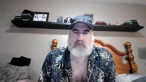 Snapshot of straightbear4you chatting on 09-28-25, 09:31 Straightbear4you online show from 09-28-25, 09:31