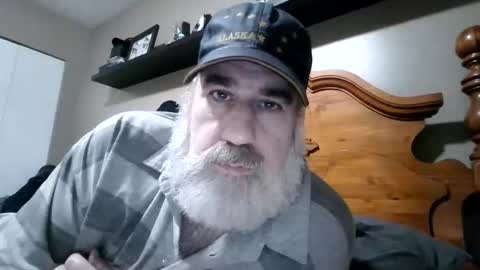 Snapshot of straightbear4you chatting on 10-17-25, 09:39 Straightbear4you online show from 10-17-25, 09:39