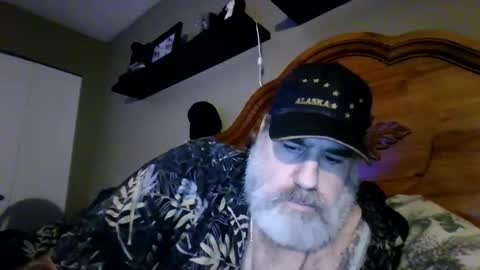 Straightbear4you online show from 06-10-26, 09:41
