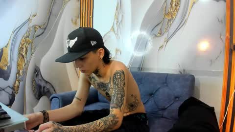 Snapshot of straightboy_nick chatting on 10-10-25, 05:06 NICK online show from 10-10-25, 05:06