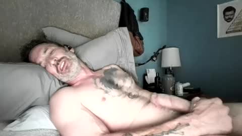 Snapshot of straighthungmarriedman chatting on 07-04-26, 11:22 straighthungmarriedman online show from 07-04-26, 11:22