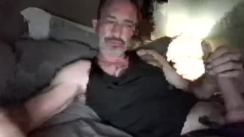 Snapshot of straighthungmarriedman chatting on 07-21-26, 01:30 straighthungmarriedman online show from 07-21-26, 01:30