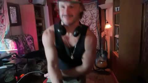 Cowboy Zuhly online show from 12-14-25, 03:34