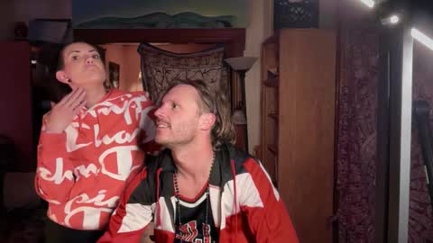 Snapshot of straightishd chatting on 12-22-25, 05:59 Cowboy Zuhly online show from 12-22-25, 05:59