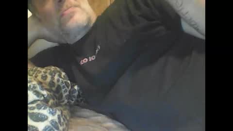 Snapshot of straightmaletouse chatting on 04-10-26, 11:04 straightmaletouse online show from 04-10-26, 11:04