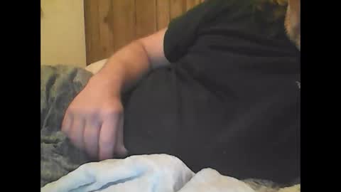 Snapshot of straightmaletouse chatting on 04-12-26, 01:32 straightmaletouse online show from 04-12-26, 01:32