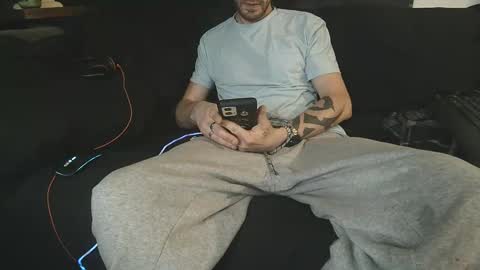 straitpipermann22 online show from 10-31-25, 06:14