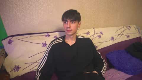 Snapshot of stralght_twinks chatting on 01-12-26, 03:28 Ray online show from 01-12-26, 03:28
