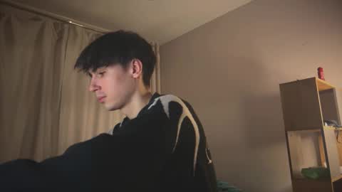 Snapshot of stralght_twinks chatting on 02-19-26, 09:44 Ray online show from 02-19-26, 09:44