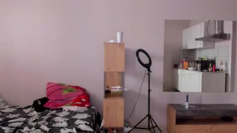 Snapshot of stralght_twinks chatting on 05-24-26, 07:46 Ray online show from 05-24-26, 07:46