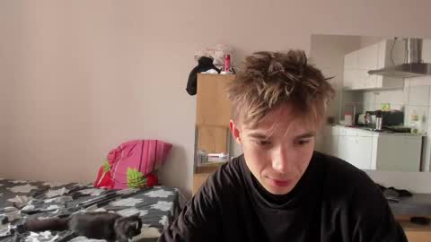 Snapshot of stralght_twinks chatting on 05-26-26, 11:50 Ray online show from 05-26-26, 11:50