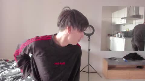 Snapshot of stralght_twinks chatting on 06-01-26, 09:55 Ray online show from 06-01-26, 09:55