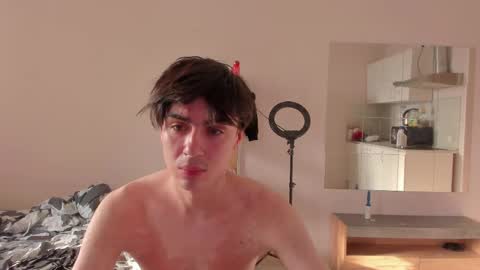 Snapshot of stralght_twinks chatting on 06-06-26, 04:12 Ray online show from 06-06-26, 04:12