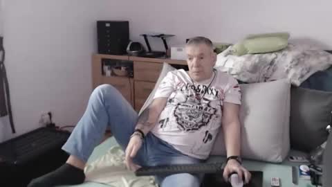 Snapshot of stranger1966 chatting on 01-13-26, 10:53 Stranger online show from 01-13-26, 10:53