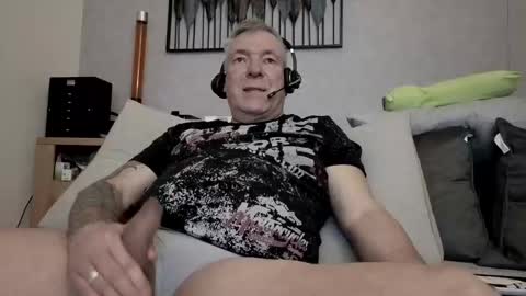 Snapshot of stranger1966 chatting on 04-27-26, 09:02 Stranger online show from 04-27-26, 09:02