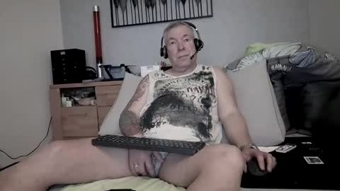 Snapshot of stranger1966 chatting on 05-16-26, 10:19 Stranger online show from 05-16-26, 10:19