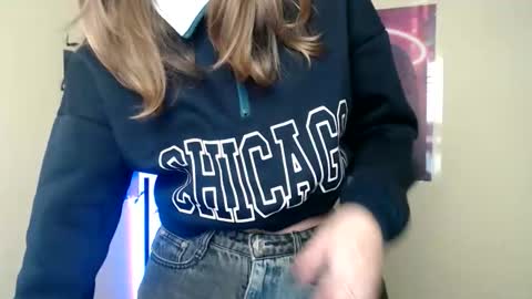 Amalia online show from 10-25-25, 06:10