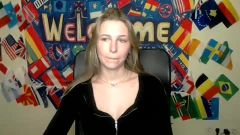Snapshot of stranger_giirl chatting on 06-19-26, 07:01 Amalia online show from 06-19-26, 07:01