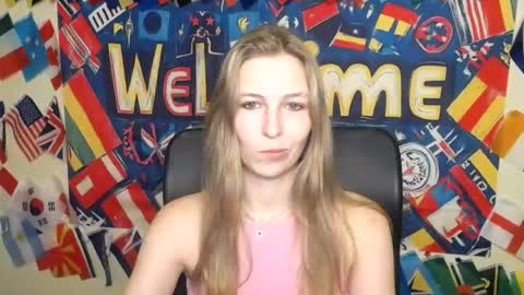 Snapshot of stranger_giirl chatting on 07-13-26, 06:16 Amalia online show from 07-13-26, 06:16