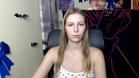 Snapshot of stranger_giirl chatting on 07-18-26, 06:17 Amalia online show from 07-18-26, 06:17