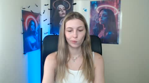 Snapshot of stranger_giirl chatting on 07-24-26, 07:17 Amalia online show from 07-24-26, 07:17