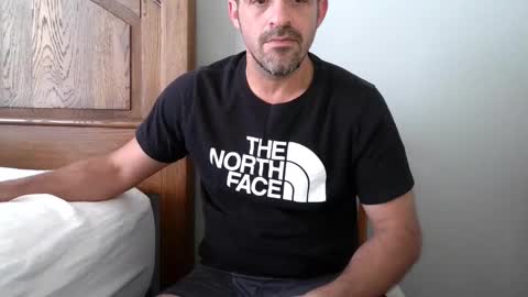 Snapshot of strangeratnight87 chatting on 09-18-25, 01:02 strangeratnight87 online show from 09-18-25, 01:02