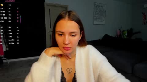 Laura online show from 10-02-25, 03:02