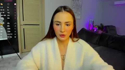 Laura online show from 10-24-25, 04:53