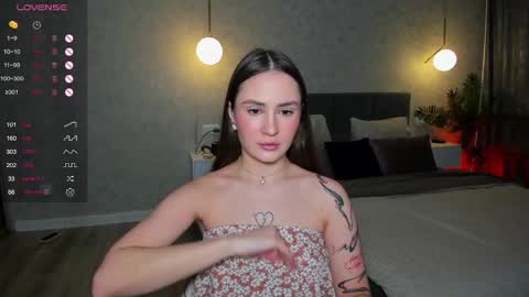 Laura online show from 03-06-26, 08:27