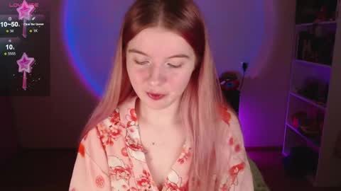 Snapshot of strawberry_juli chatting on 12-22-25, 03:53 Juli online show from 12-22-25, 03:53