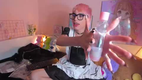 Snapshot of strawberry_kitty_ chatting on 11-06-25, 11:26 strawberry_kitty_ online show from 11-06-25, 11:26