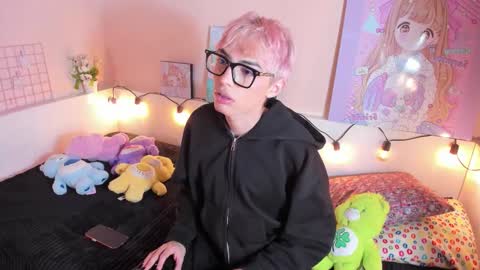 Snapshot of strawberry_kitty_ chatting on 11-17-25, 03:56 strawberry_kitty_ online show from 11-17-25, 03:56