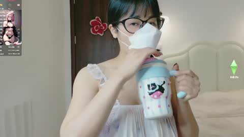 strawberry_loveee online show from 07-28-26, 11:17