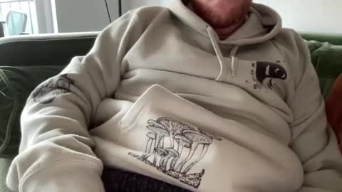 Snapshot of strawberryblnd chatting on 01-20-25, 03:28 StrawberryBlnd online show from 01-20-25, 03:28