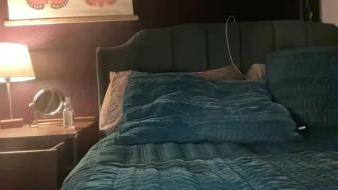 Snapshot of strawberrydaydreamz chatting on 11-27-25, 10:28 strawberrydAYdreamZ online show from 11-27-25, 10:28