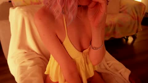 Snapshot of strawberryemma chatting on 07-23-26, 11:46 Strawberry Emma online show from 07-23-26, 11:46