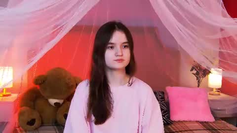 Snapshot of strawbunnybite chatting on 06-16-26, 02:41 Bunny online show from 06-16-26, 02:41