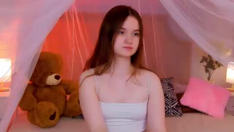 Snapshot of strawbunnybite chatting on 07-10-26, 02:52 Bunny online show from 07-10-26, 02:52