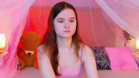 Snapshot of strawbunnybite chatting on 07-18-26, 02:43 Bunny online show from 07-18-26, 02:43
