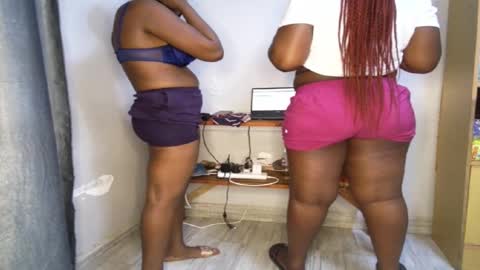 Snapshot of streetlioness chatting on 01-11-26, 02:27 streetlioness online show from 01-11-26, 02:27