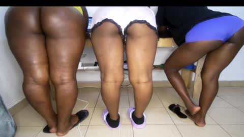 Snapshot of streetlioness chatting on 02-20-26, 06:26 streetlioness online show from 02-20-26, 06:26