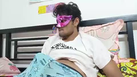 strip_couple_love1 online show from 10-24-25, 09:49