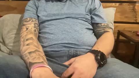 Snapshot of stroking33again chatting on 03-13-26, 08:04 stroking33again online show from 03-13-26, 08:04