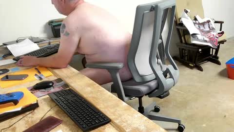 Snapshot of strokingdragon48 chatting on 04-13-26, 03:39 strokingdragon48 online show from 04-13-26, 03:39