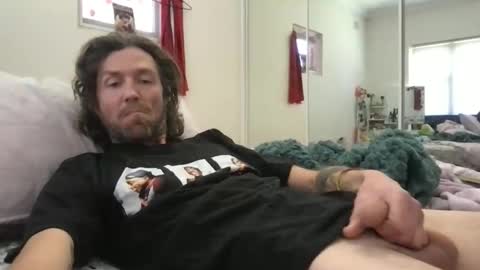 Snapshot of strokingstonerguy chatting on 09-23-25, 04:04 strokingstonerguy online show from 09-23-25, 04:04