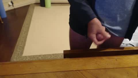 Snapshot of stromg2000 chatting on 12-15-25, 10:58 stromg2000 online show from 12-15-25, 10:58